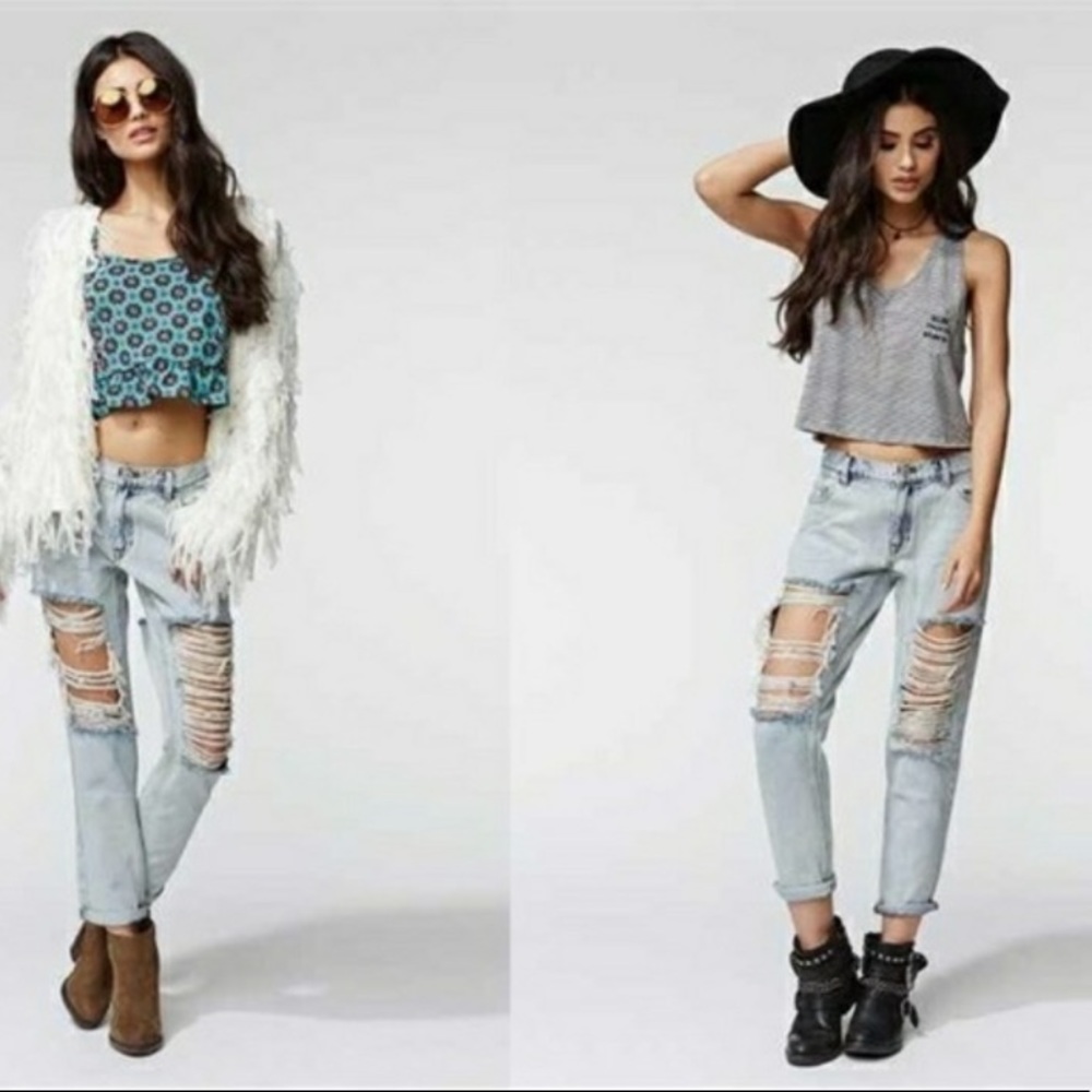 KENDALL & KYLIE Distressed Acid BOYFRIEND Jean